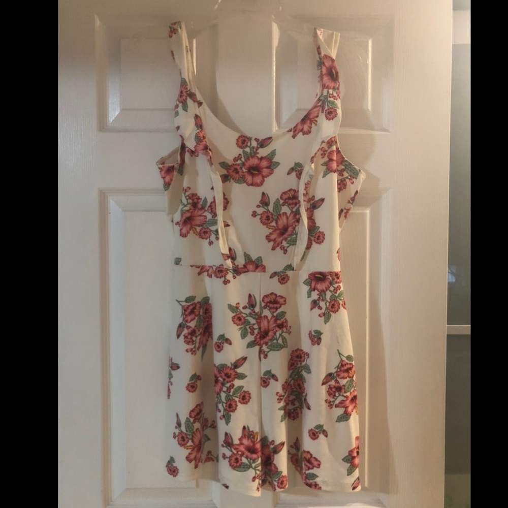 NWT Divided Floral Romper Size 10